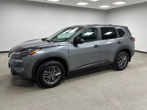 Used 2023 Nissan Rogue S image 5