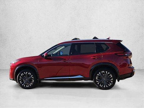Used 2024 Nissan Rogue Platinum FWD image 9