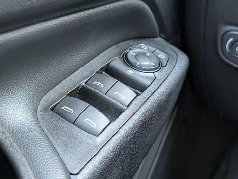 Used 2020 Chevrolet Equinox Premier FWD image 25