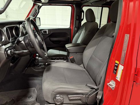 Used 2022 Jeep Wrangler Unlimited Sport image 15