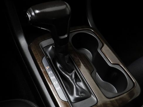 Used 2015 GMC Canyon SLT image 12