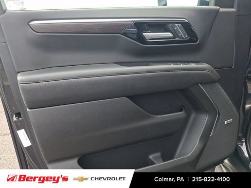 Certified 2026 Chevrolet Suburban Premier AWD/4WD image 17