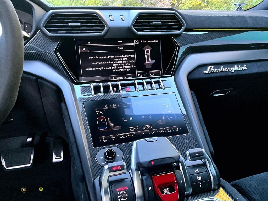 Used 2023 Lamborghini Urus Performante AWD/4WD image 7