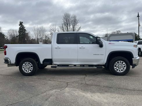 Used 2022 Chevrolet Silverado 2500 LT w/ Convenience Package image 5