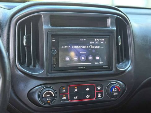 Used 2015 GMC Canyon SLE w/ All-Terrain Package RWD image 17