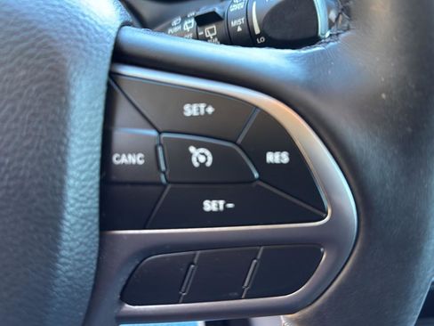 Used 2019 Jeep Cherokee Latitude Plus w/ Cold Weather Group image 24