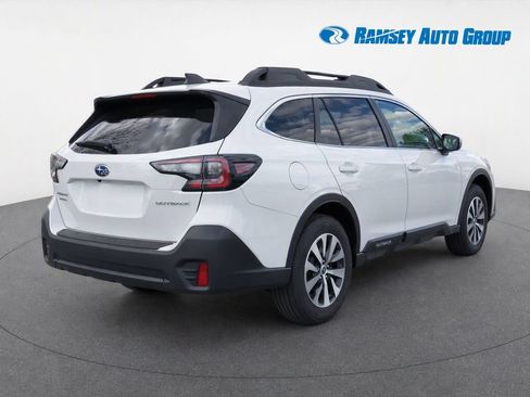 Used 2022 Subaru Outback Premium AWD/4WD image 4