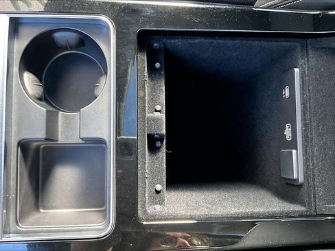 Used 2023 Land Rover Range Rover Velar HST image 33