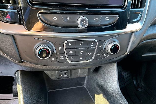 Used 2021 Chevrolet Traverse RS AWD/4WD image 33