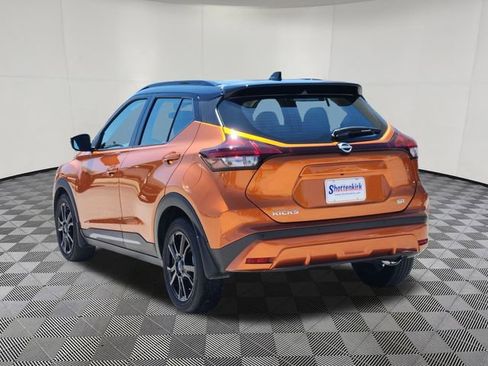 Used 2023 Nissan Kicks SR w/ SR Premium Package FWD image 3