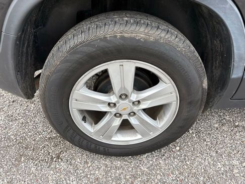 Used 2021 Chevrolet Trax LS w/ Tint and Cruise Package FWD image 18