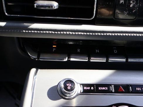 Used 2020 Lincoln Aviator Reserve w/ Equipment Group 201A image 30