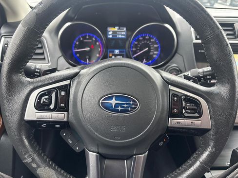 Used 2017 Subaru Outback 2.5i Touring AWD/4WD image 15