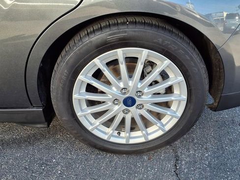 Used 2016 Ford C-MAX Energi SEL image 19