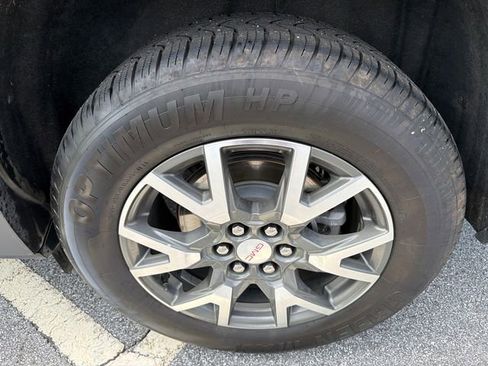 Used 2021 GMC Acadia SLE w/ Driver Convenience Package FWD image 20