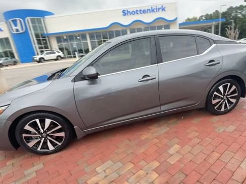 Used 2023 Nissan Sentra SV w/ SV Premium Package FWD image 6