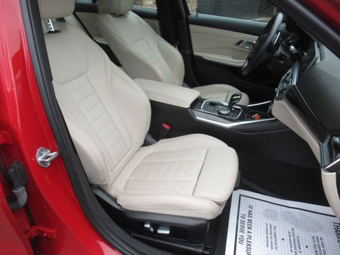 Used 2022 BMW 330i xDrive Sedan w/ Premium Package AWD/4WD image 7