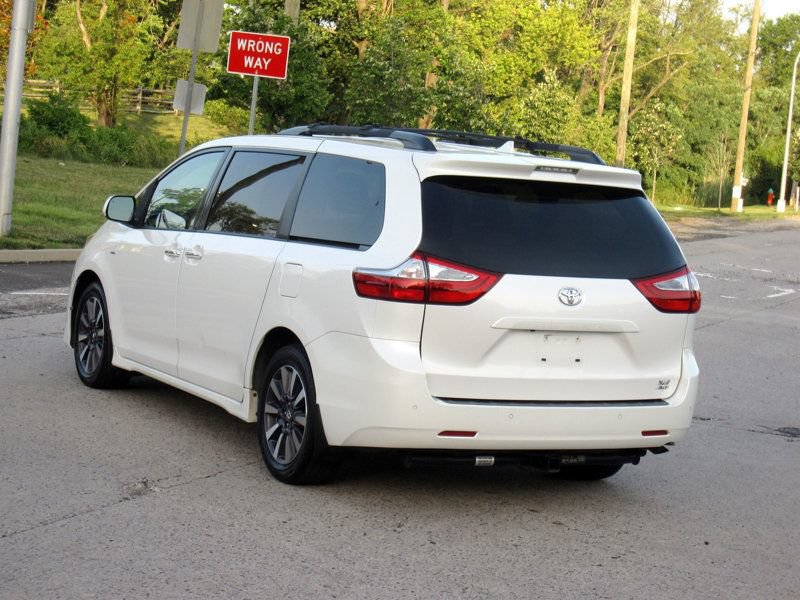 Used 2019 Toyota Sienna XLE w/ XLE Navigation Package AWD/4WD image 12