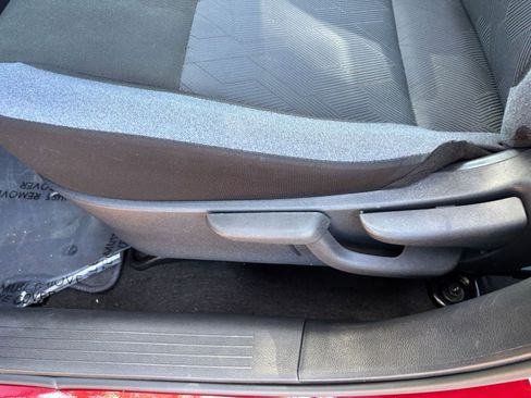 Used 2025 Nissan Versa SV image 9