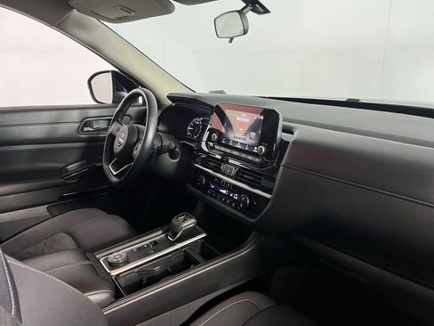 Used 2024 Nissan Pathfinder SV AWD/4WD image 29
