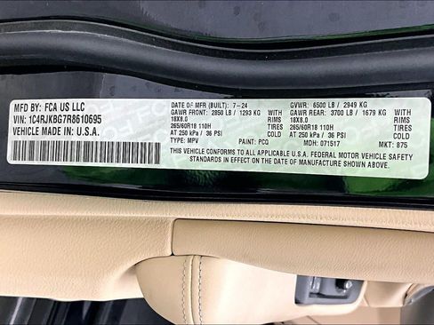 Used 2024 Jeep Grand Cherokee L Limited AWD/4WD image 33