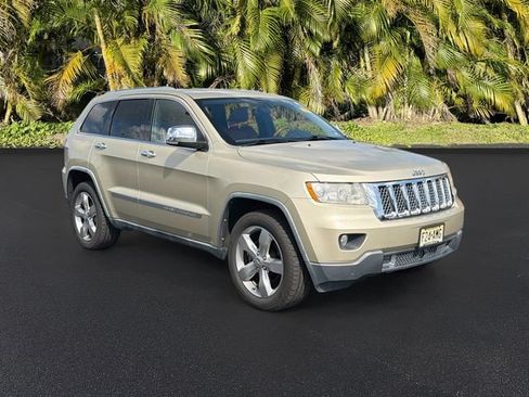 Used 2011 Jeep Grand Cherokee Overland AWD/4WD image 2