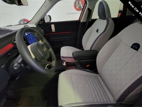 Used 2025 MINI Cooper Countryman S w/ Comfort Package Max image 13
