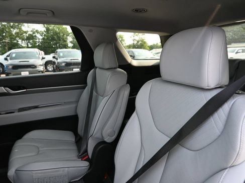 Used 2025 Hyundai Palisade SEL FWD image 28