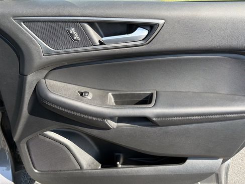 Used 2024 Ford Edge SE w/ Black Appearance Package image 57