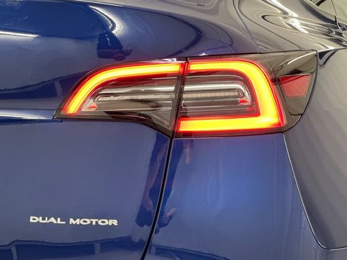 Used 2021 Tesla Model Y Long Range AWD/4WD image 30