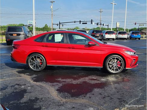 Used 2026 Volkswagen Jetta GLI Autobahn FWD image 10