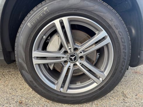 Certified 2022 Mercedes-Benz GLC 300 4MATIC w/ Premium Package Lite image 9