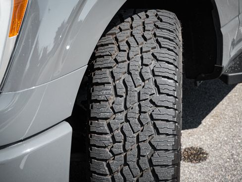 Used 2021 Ford F150 Lariat w/ Equipment Group 502A High AWD/4WD image 12