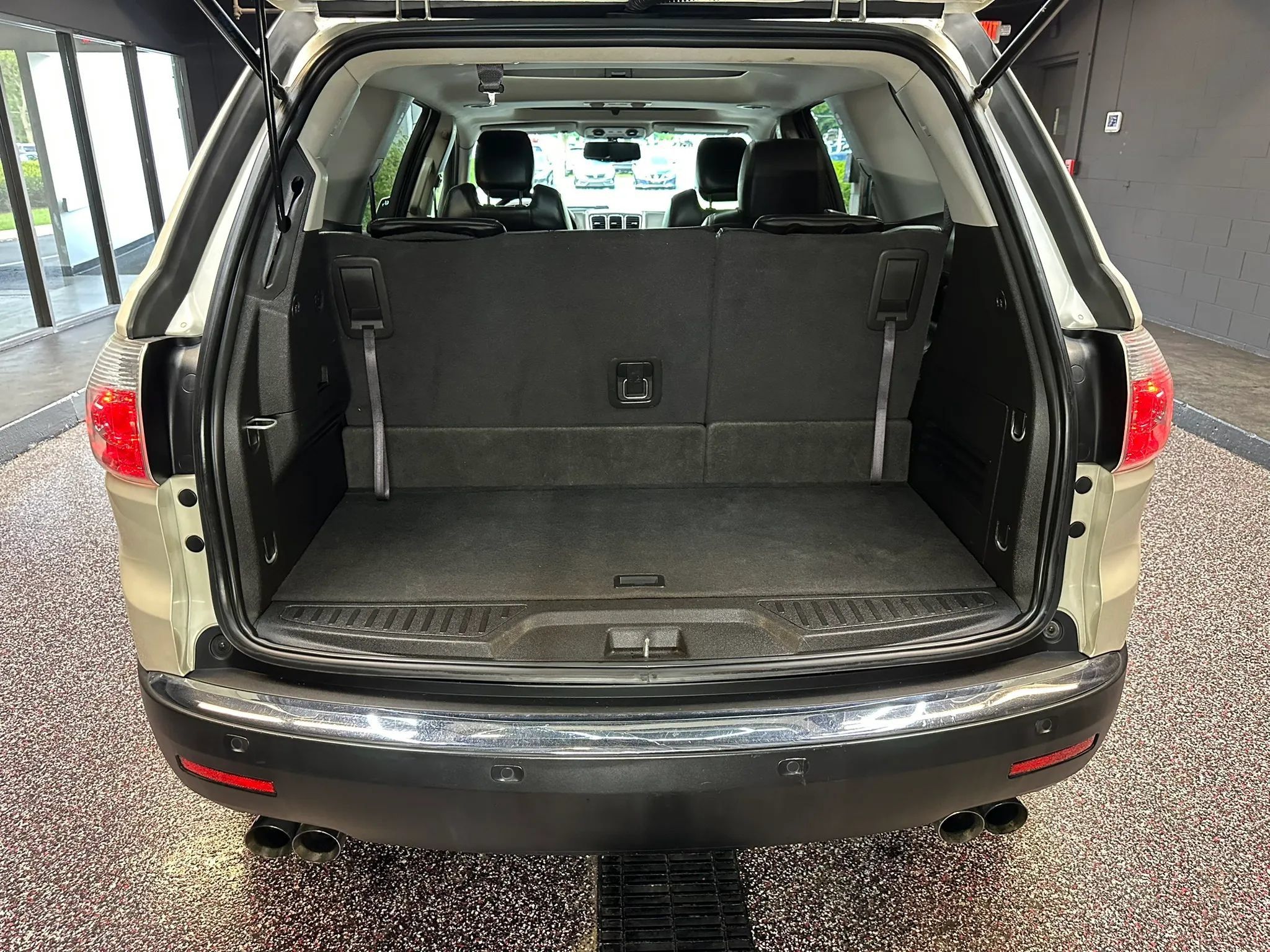 Used 2012 GMC Acadia SLT AWD/4WD image 31