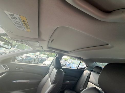Used 2015 Acura TLX FWD image 9