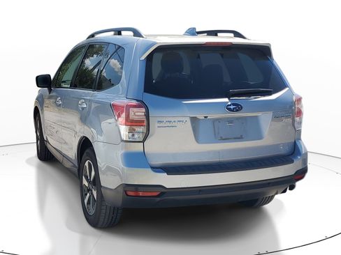 Used 2017 Subaru Forester 2.5i Premium w/ All-Weather Package AWD/4WD image 7