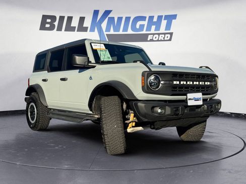 Used 2024 Ford Bronco Black Diamond w/ Sasquatch Package image 7