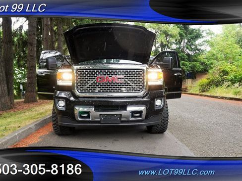 Used 2015 GMC Sierra 2500 Denali w/ Duramax Plus Package AWD/4WD image 29