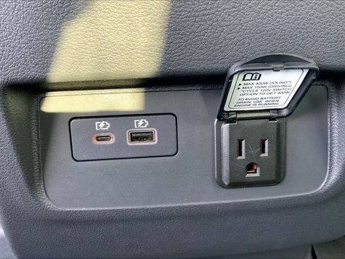 Used 2025 Nissan Frontier PRO-4X w/ Pro Premium Package image 33