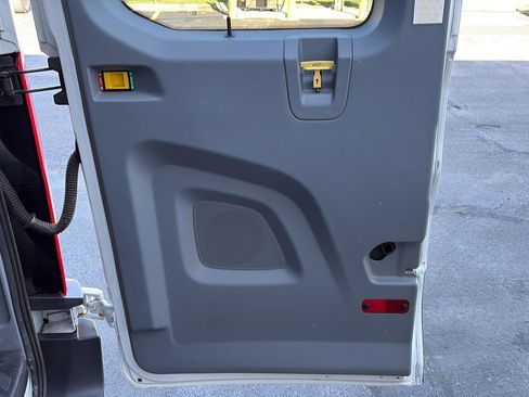 Used 2018 Ford Transit 150 XLT image 27