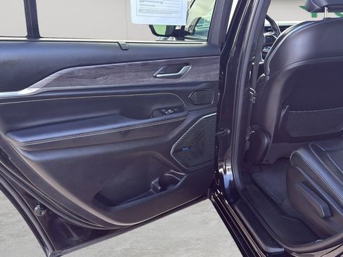 Used 2022 Jeep Grand Cherokee L Overland w/ Luxury Tech Group IV image 49