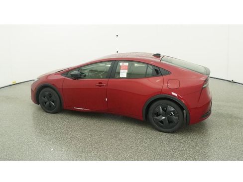 New 2026 Toyota Prius LE FWD image 5