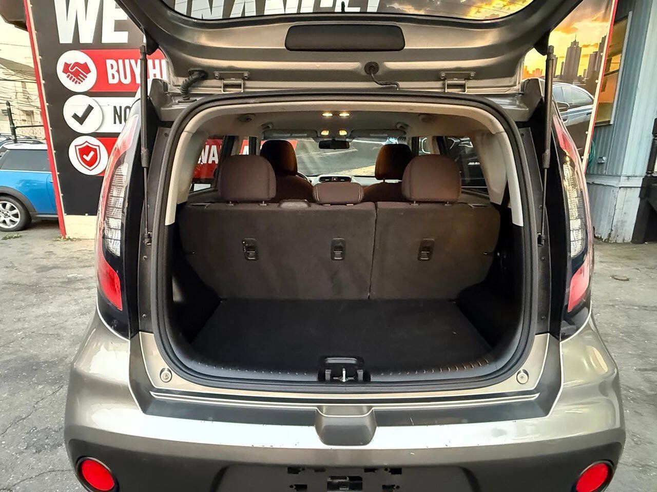 Used 2017 Kia Soul FWD image 21