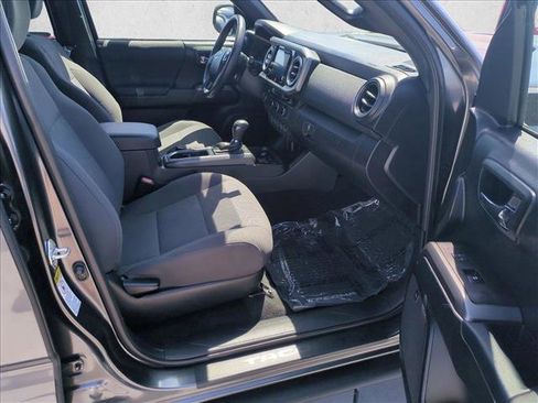 Used 2017 Toyota Tacoma TRD Sport RWD image 21