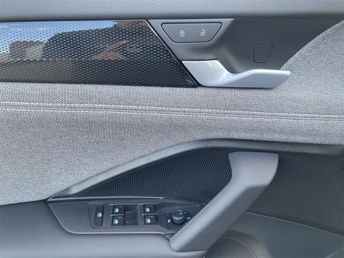 New 2025 Volkswagen Tiguan S image 17