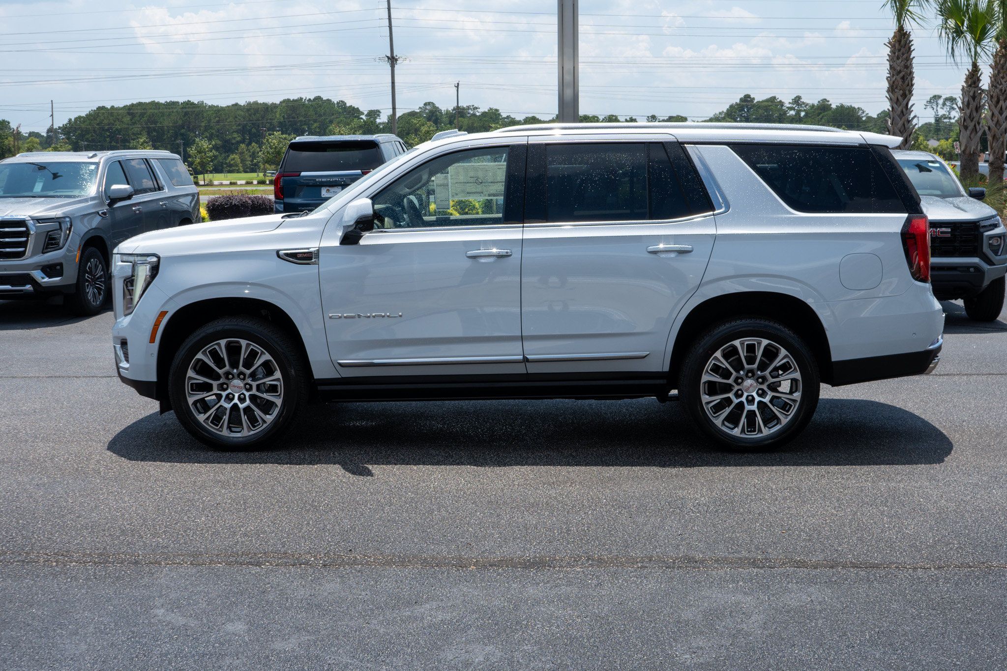 New 2026 GMC Yukon Denali w/ Denali Reserve Package AWD/4WD image 6