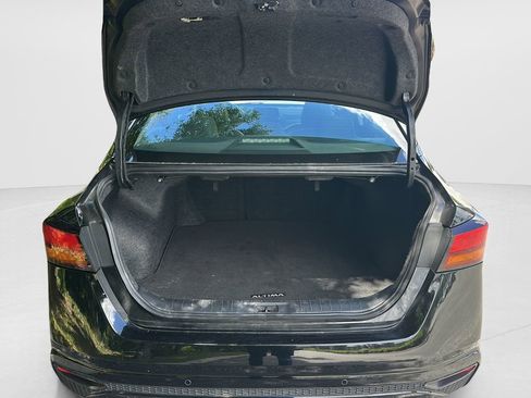 Used 2024 Nissan Altima 2.5 SR FWD image 9