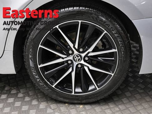 Used 2023 Toyota Camry SE FWD image 8