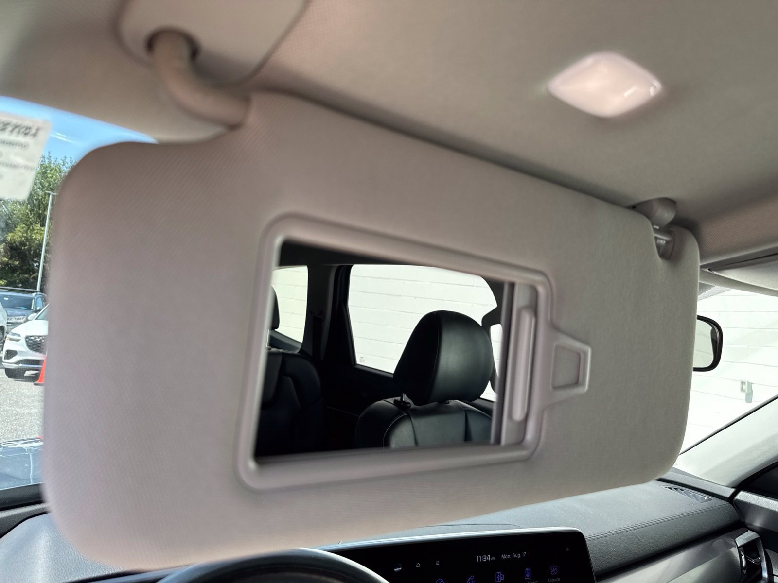 Used 2025 Kia Telluride S FWD image 36