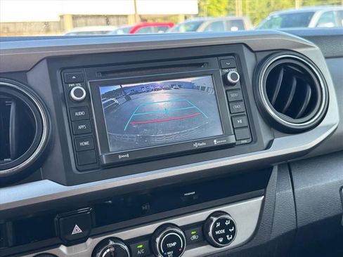 Used 2017 Toyota Tacoma SR5 w/ Tow Package AWD/4WD image 28